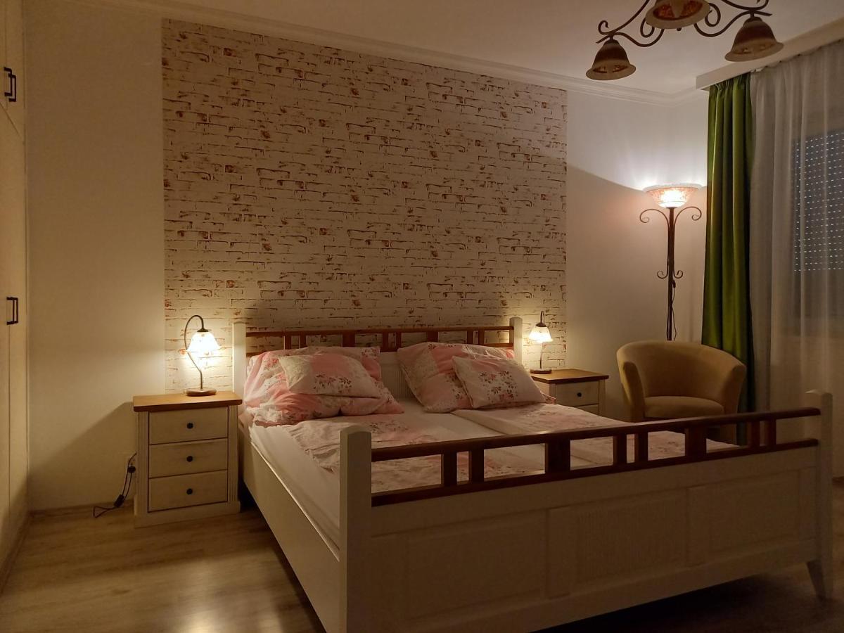 Kardos Apartman Debrecen Kültér fotó